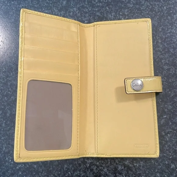 COACH Signature Slim Wallet - Picture 3 of 7